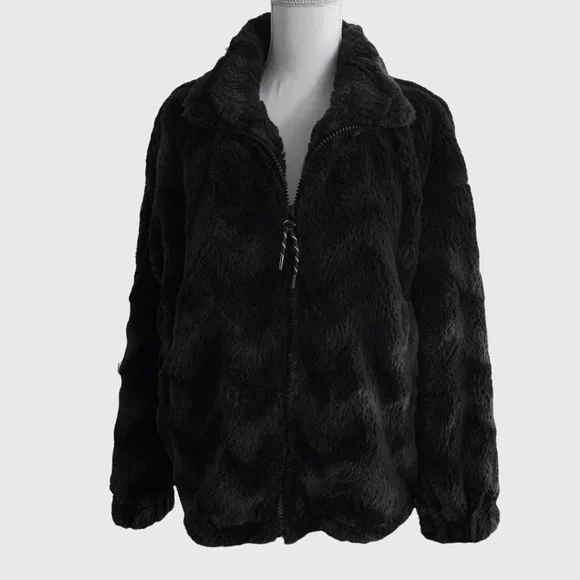 URBAN OUTFITTERS EVA BLACK FAUX FUR CHEVRON TEDDY BOMBER JACKET